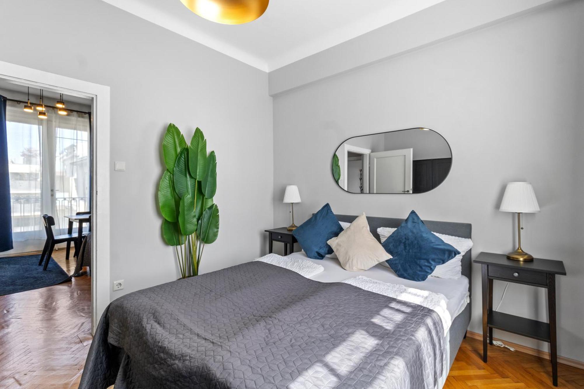 French Balcony - 45M² - Szeneviertel Apartment Vienna Exterior photo